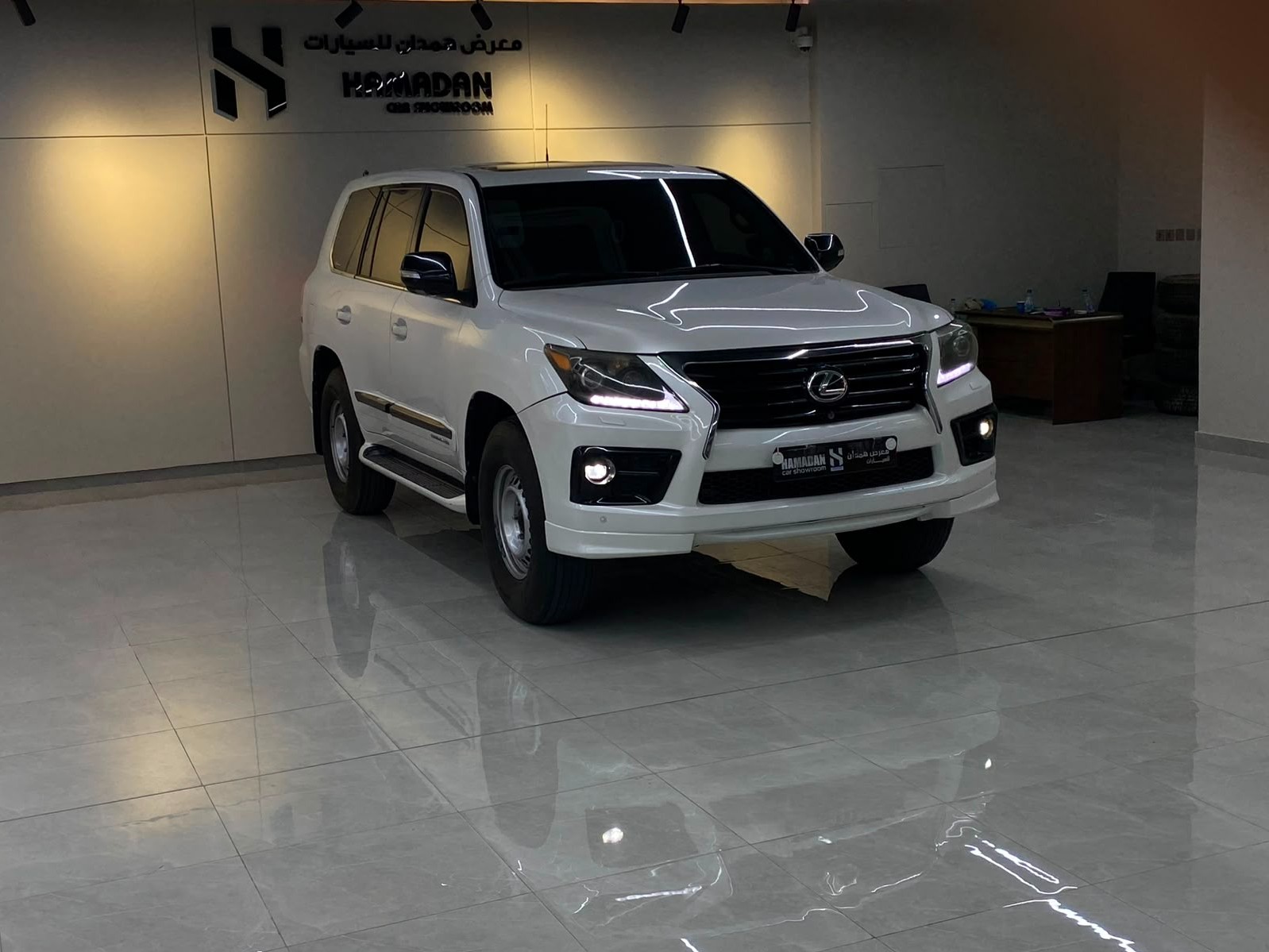 Lexus LX 570 2011