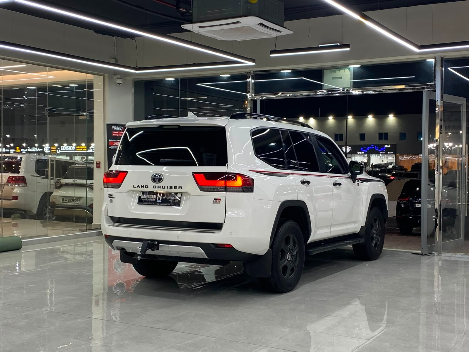 Toyota Land Cruiser G/R 2023 - Image 4