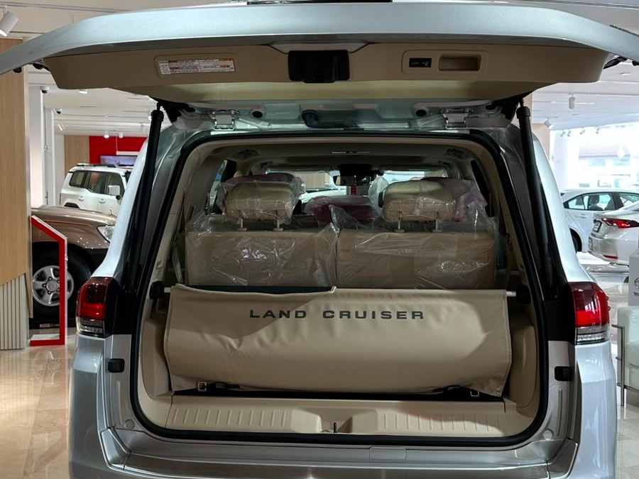 Toyota Land Cruiser VXR Twin Turbo 2026 - Image 4
