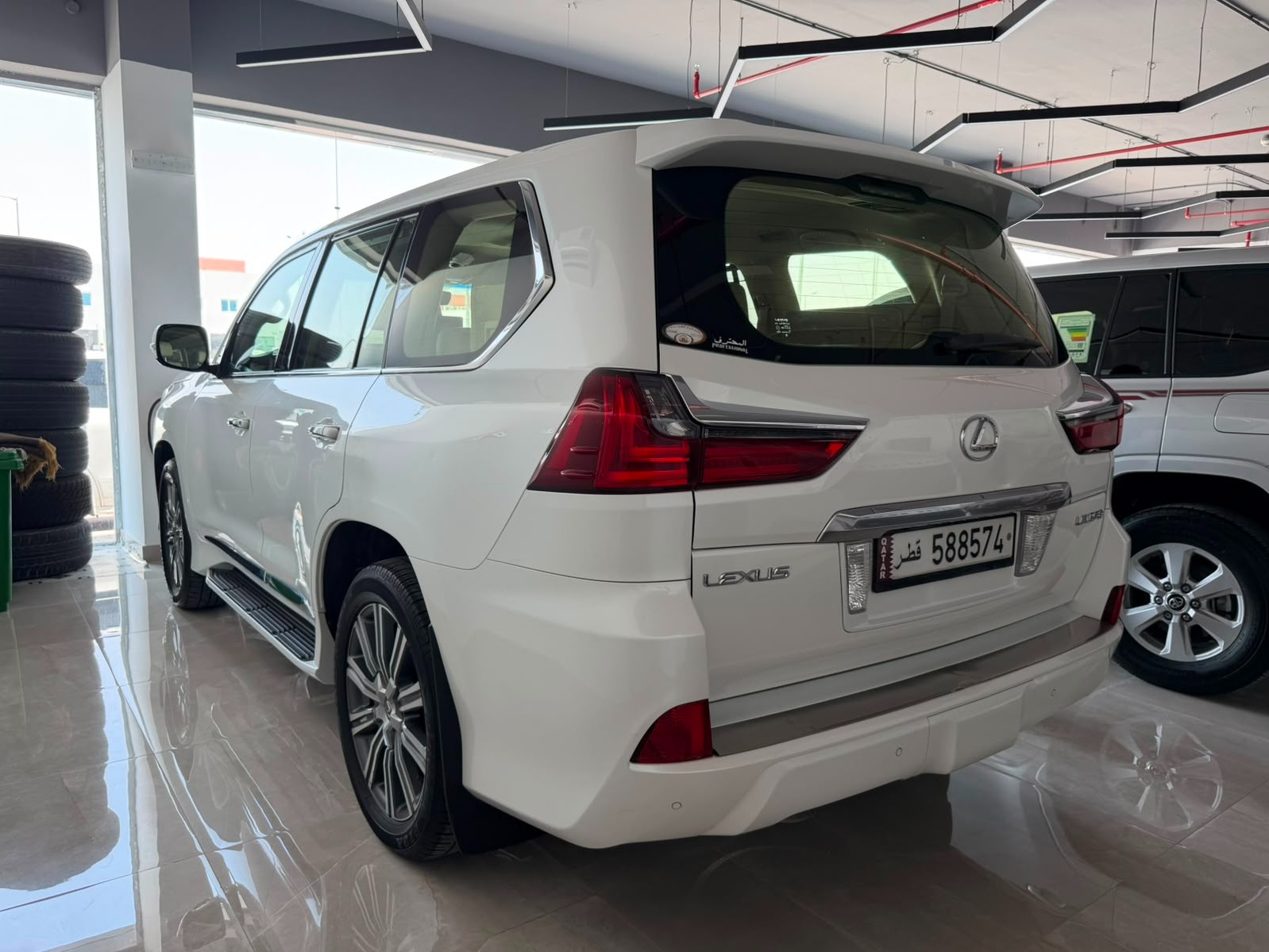 Lexus LX 570 2016 - Image 4