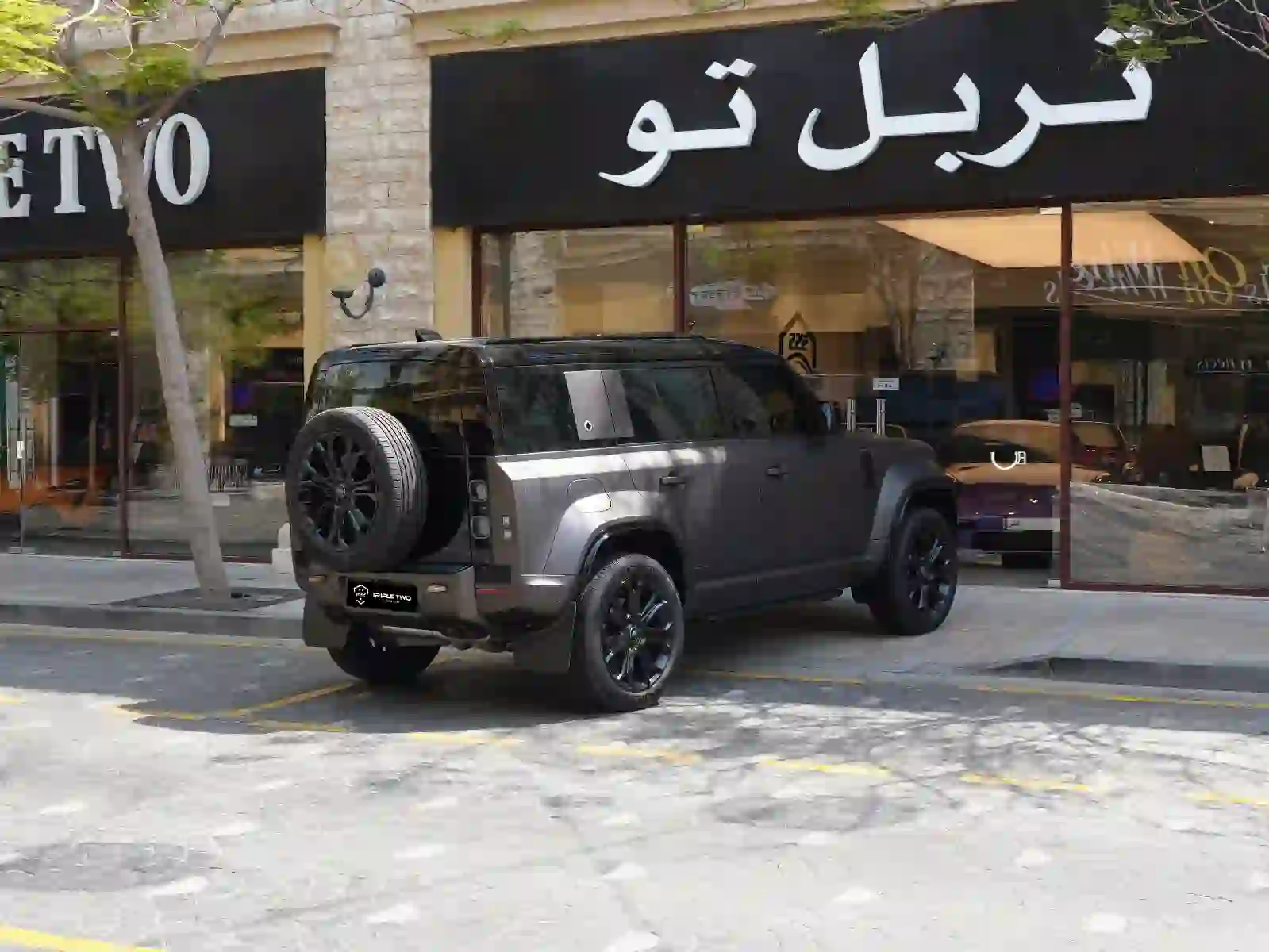 Land Rover Defender OCTA 2025 - Image 4