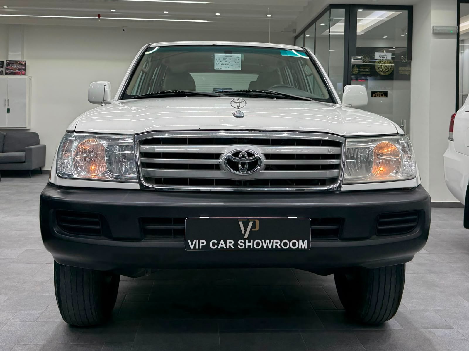 Toyota Land Cruiser GXR v6 2006 - Image 2