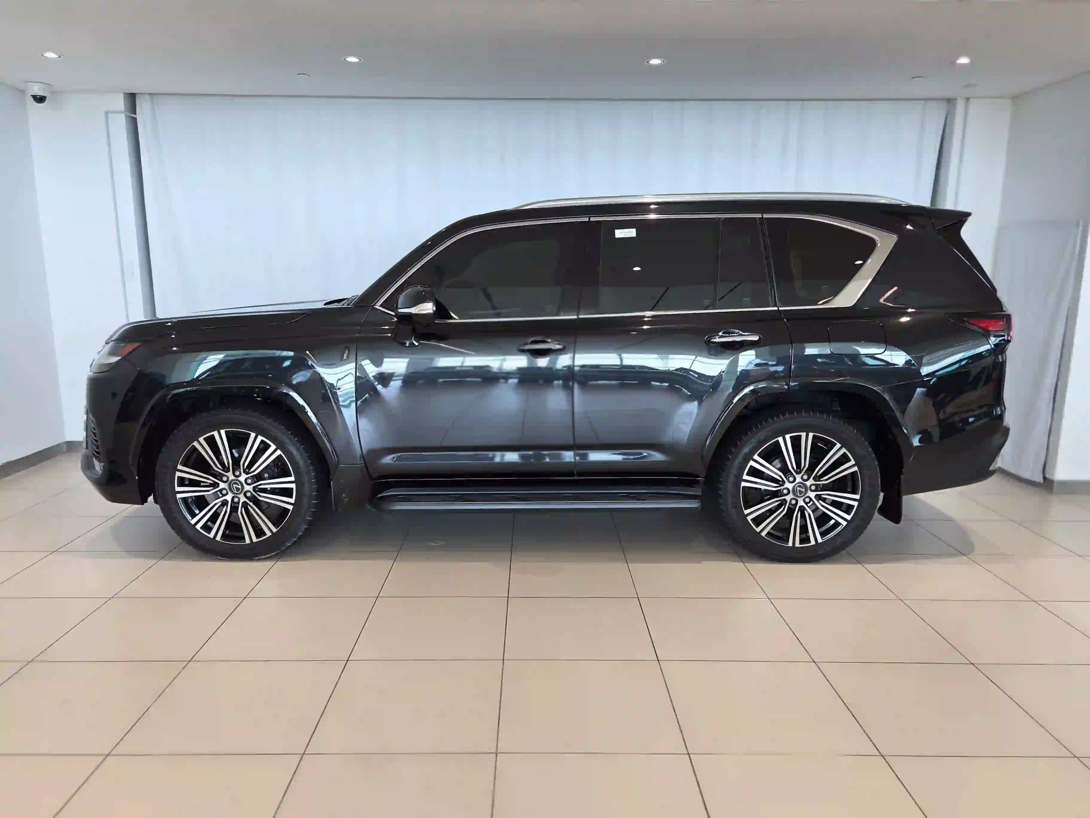 Lexus LX 600 2025 - Image 3