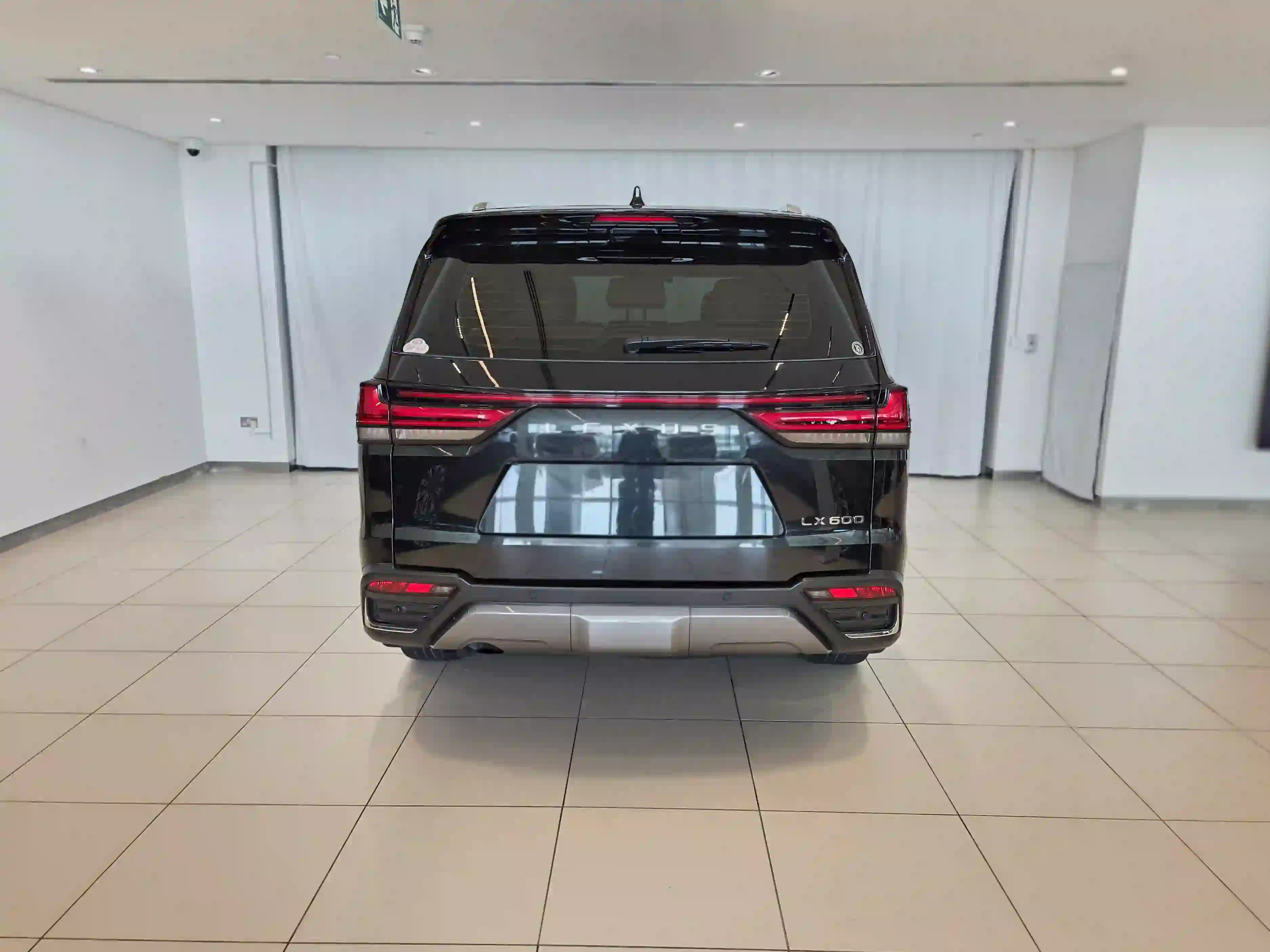 Lexus LX 600 2025 - Image 2
