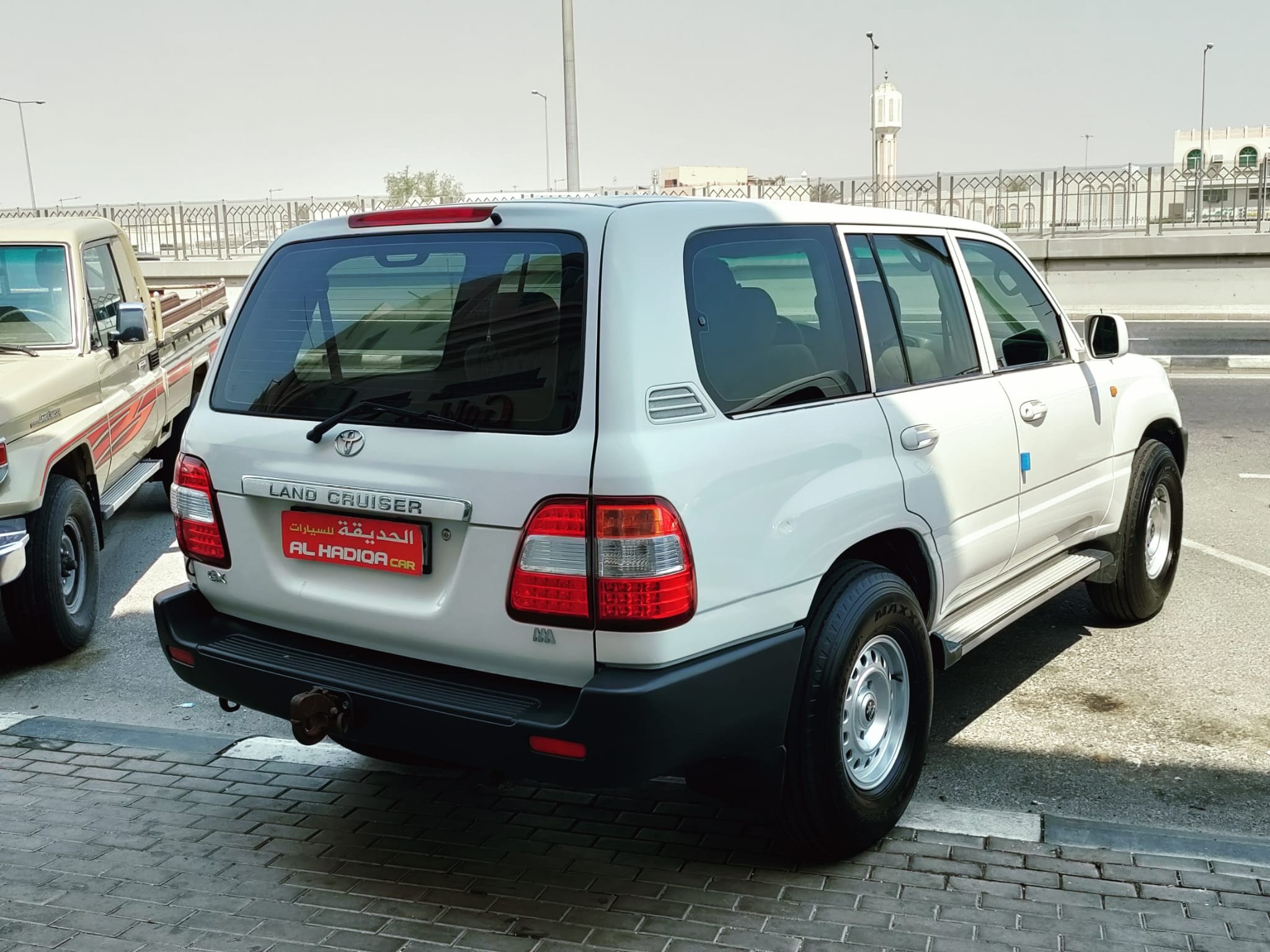 Toyota Land Cruiser GXR v6 2006 - Image 4