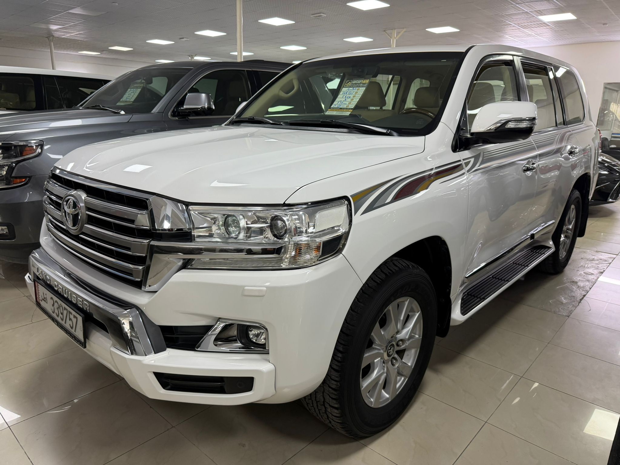 Toyota Land Cruiser GXR v8 2017 - Image 3