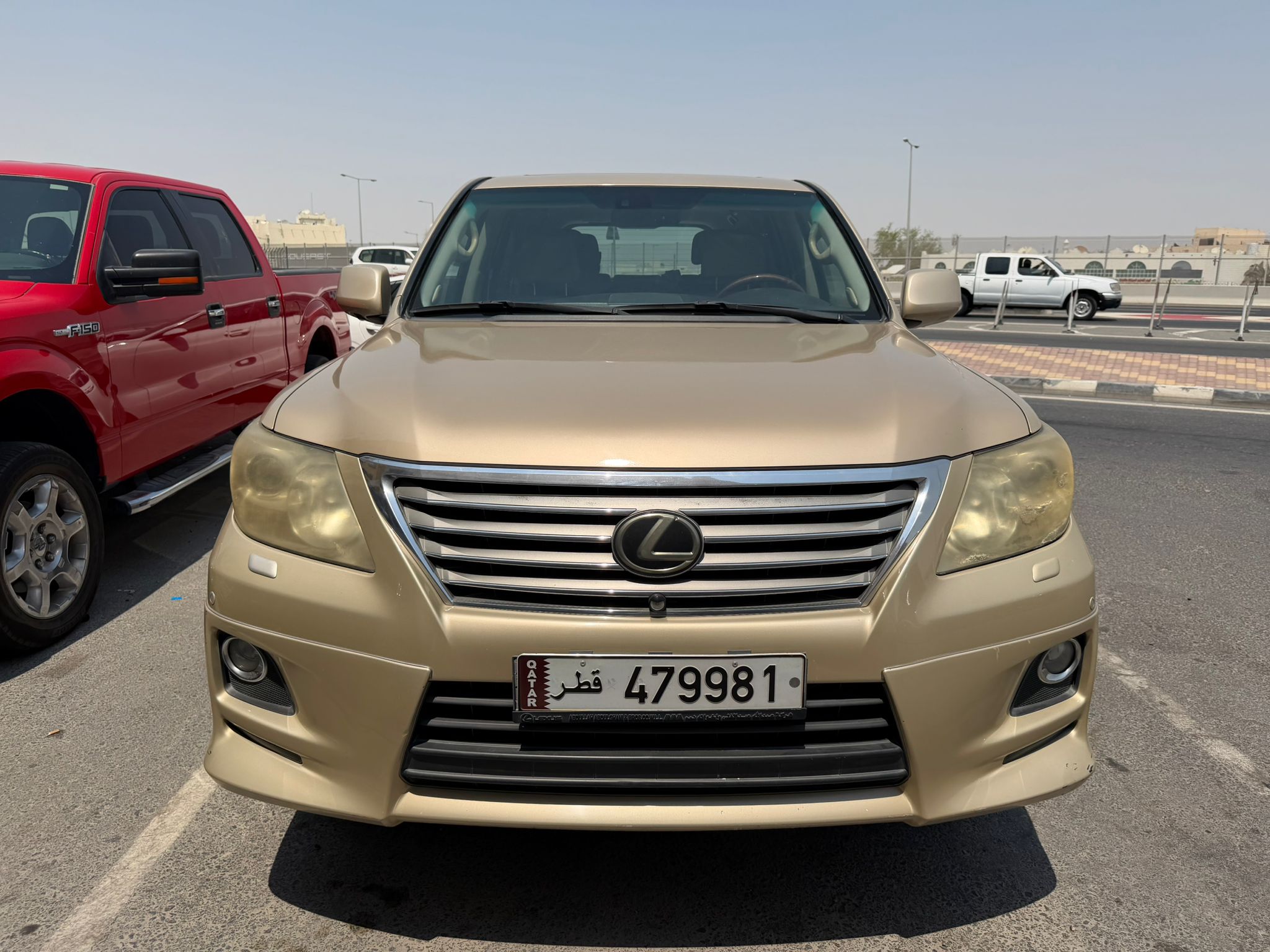 Lexus LX 570 2011 - Image 2