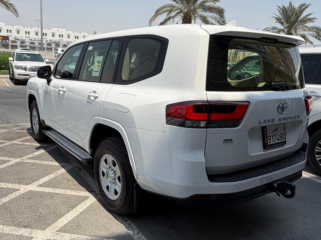 Toyota Land Cruiser GX 2024 - Image 4