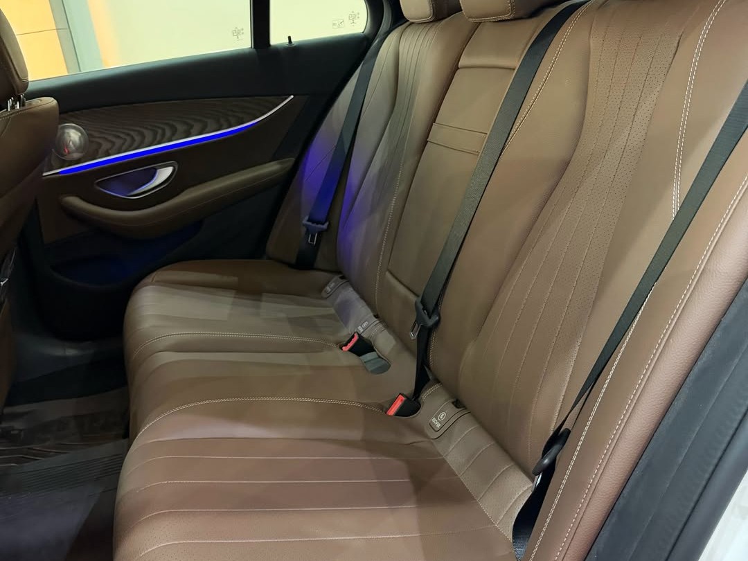 Mercedes-Benz E-Class Sedan 200 2023 - Image 2