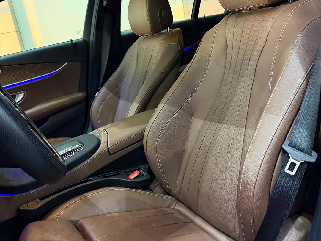 Mercedes-Benz E-Class Sedan 200 2023 - Image 3