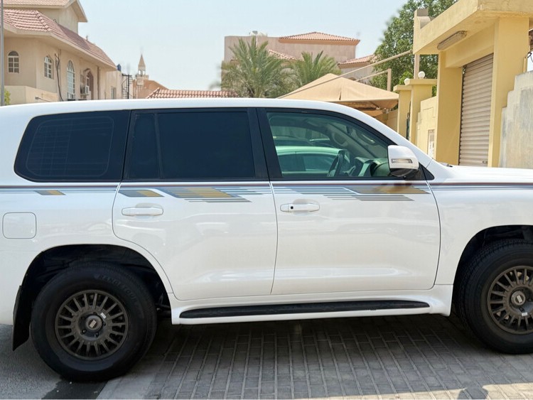 Toyota Land Cruiser GX 2015 - Image 2
