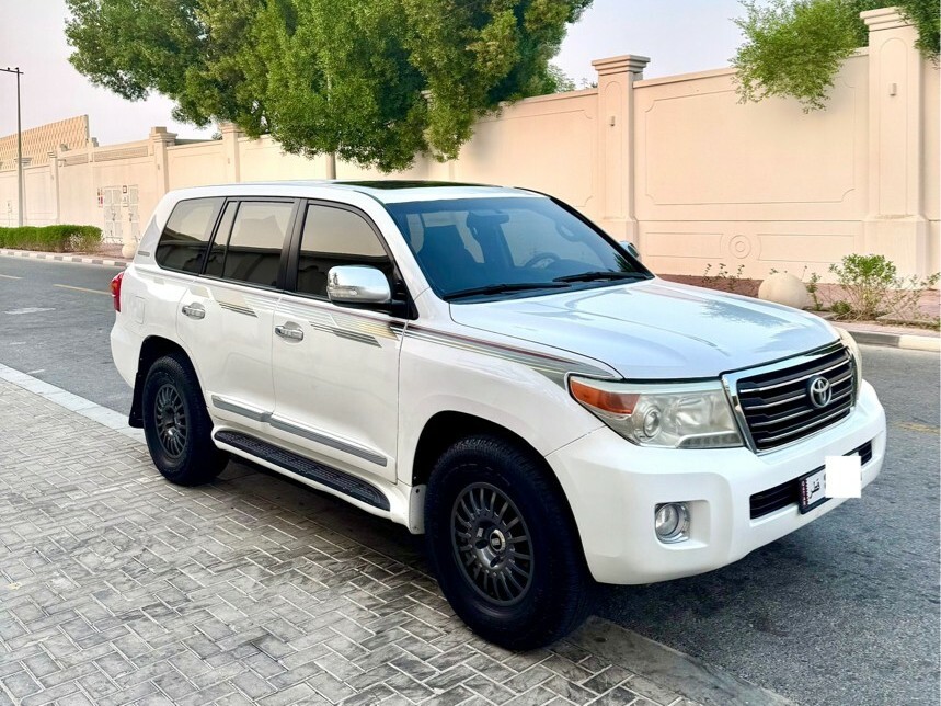 Toyota Land Cruiser GX.R 2015 - Image 2