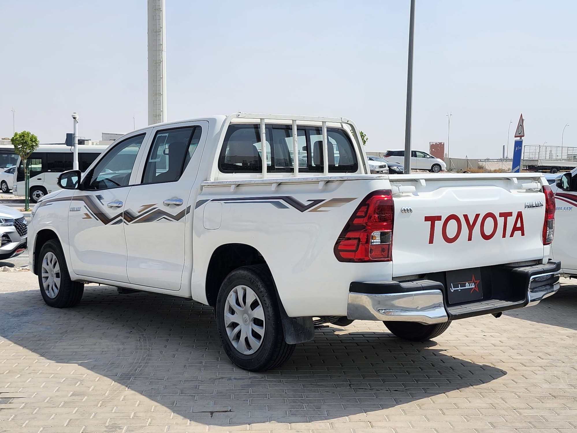 Toyota Hilux 2024 - Image 4