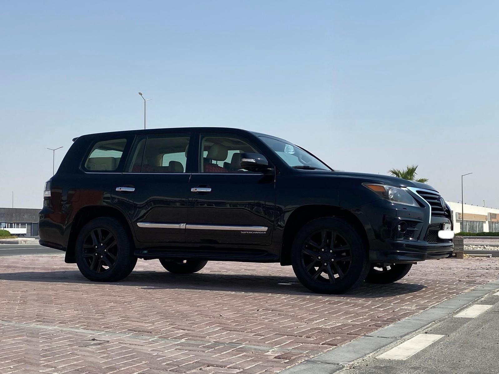 Lexus LX 570 2011