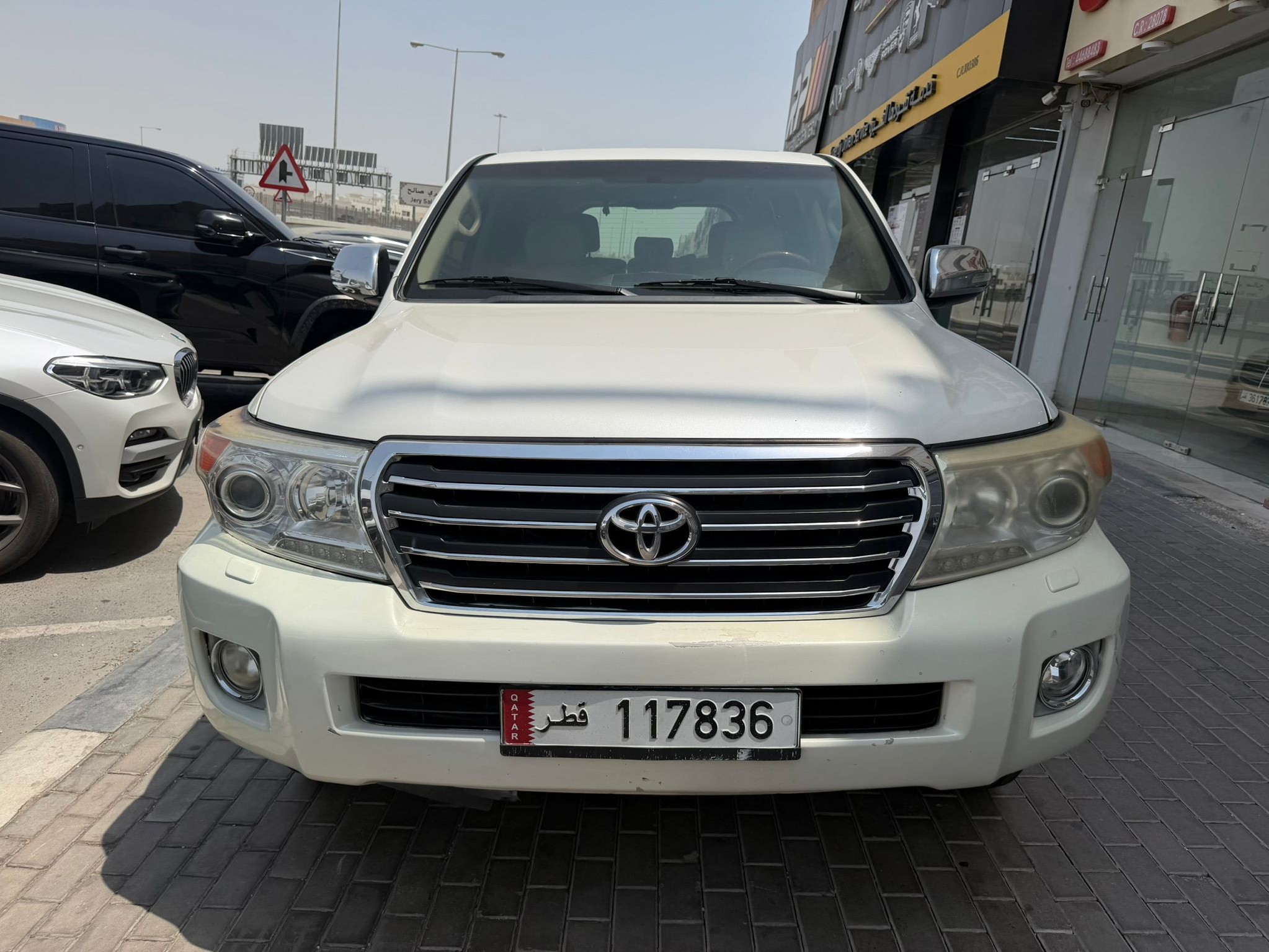 Toyota Land Cruiser GXR v8 2012 - Image 2
