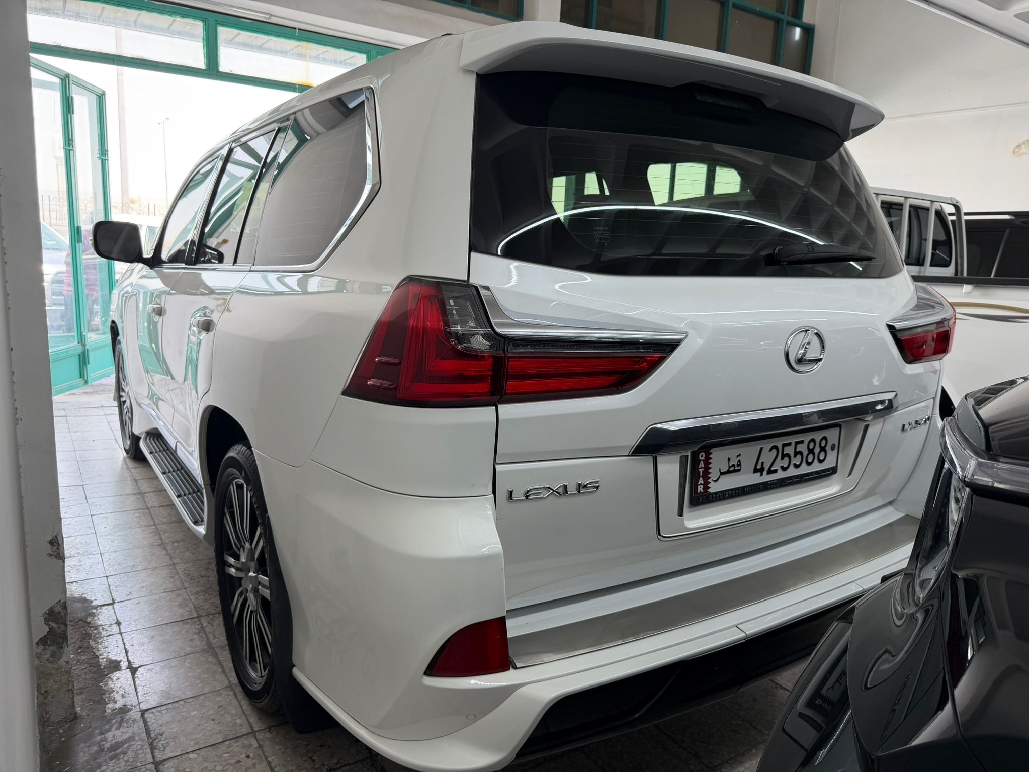 Lexus LX 570 2016 - Image 3