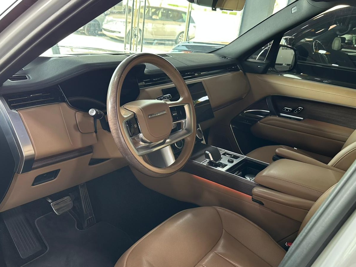 Land Rover Range Rover Vogue SE 2023 - Image 4