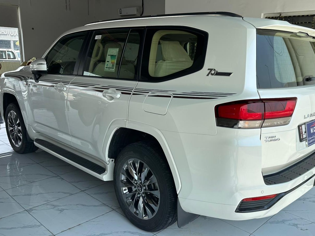 Toyota Land Cruiser GXR Twin Turbo 2022 - Image 4