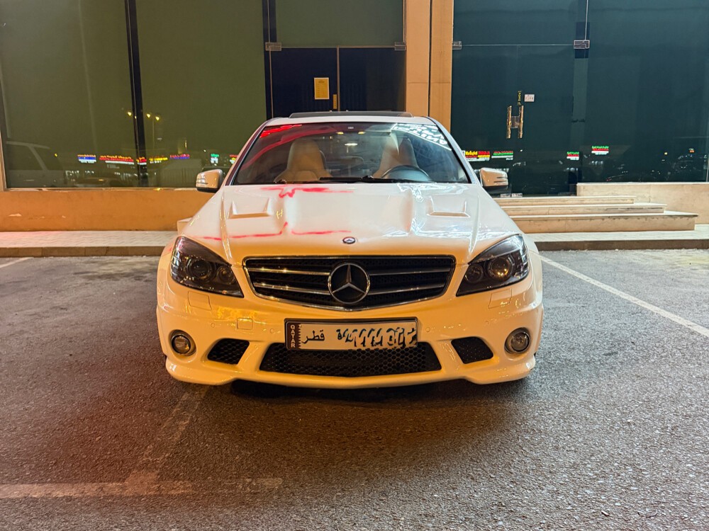 Mercedes-Benz C-Class Sedan 63 AMG 2010 - Image 4