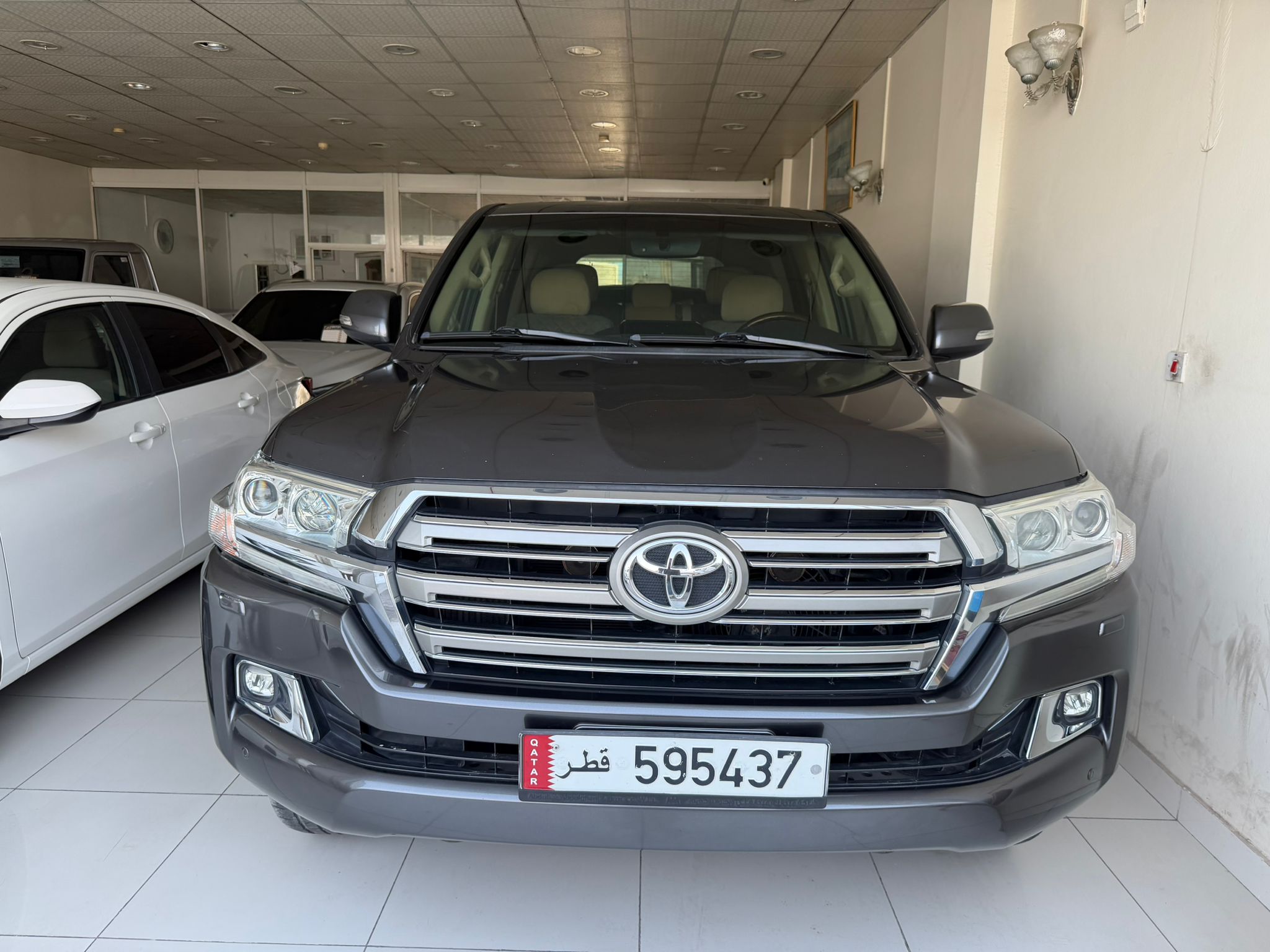 Toyota Land Cruiser GXR v6 2017 - Image 2