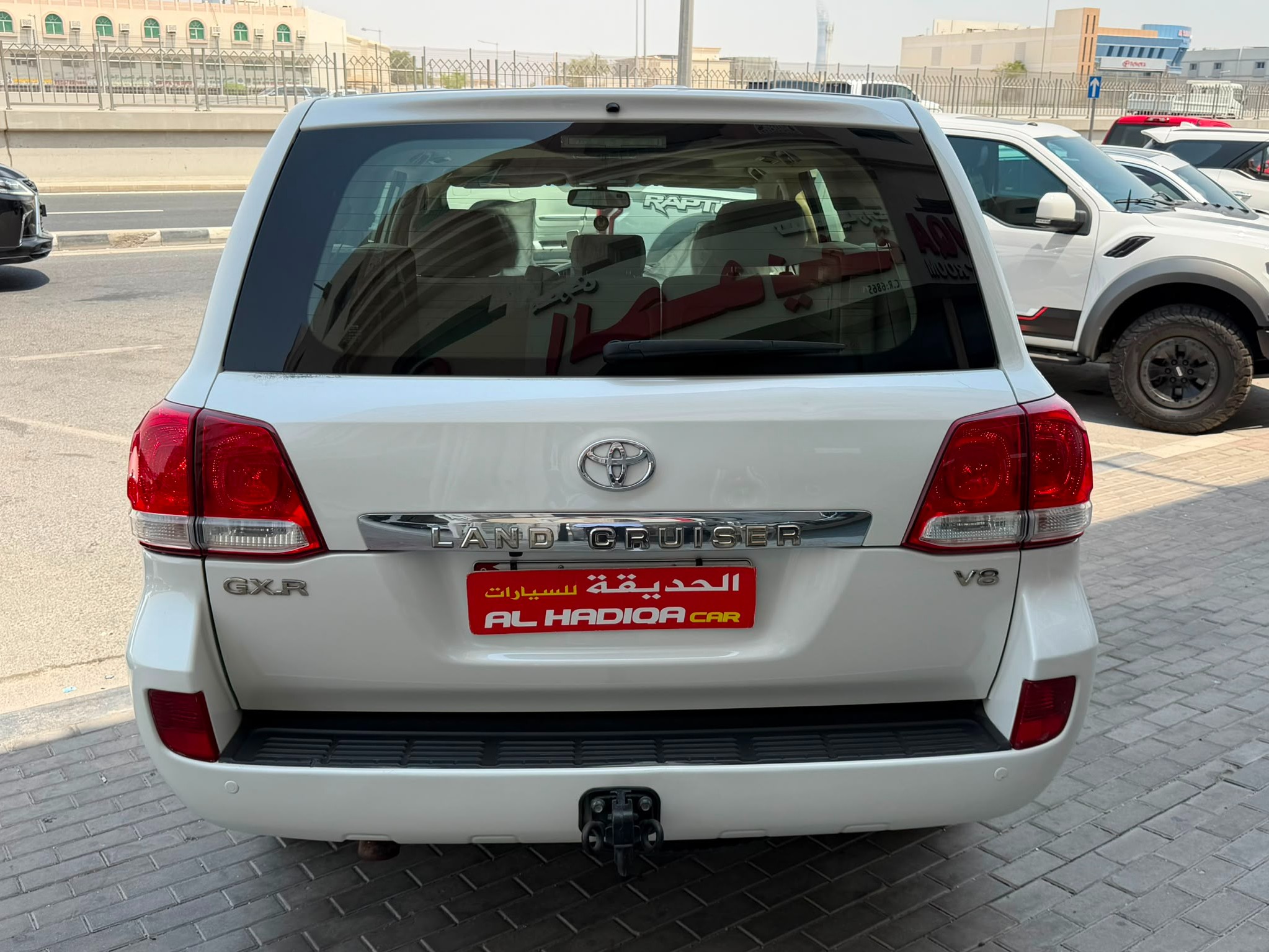 Toyota Land Cruiser GXR v8 2009 - Image 4