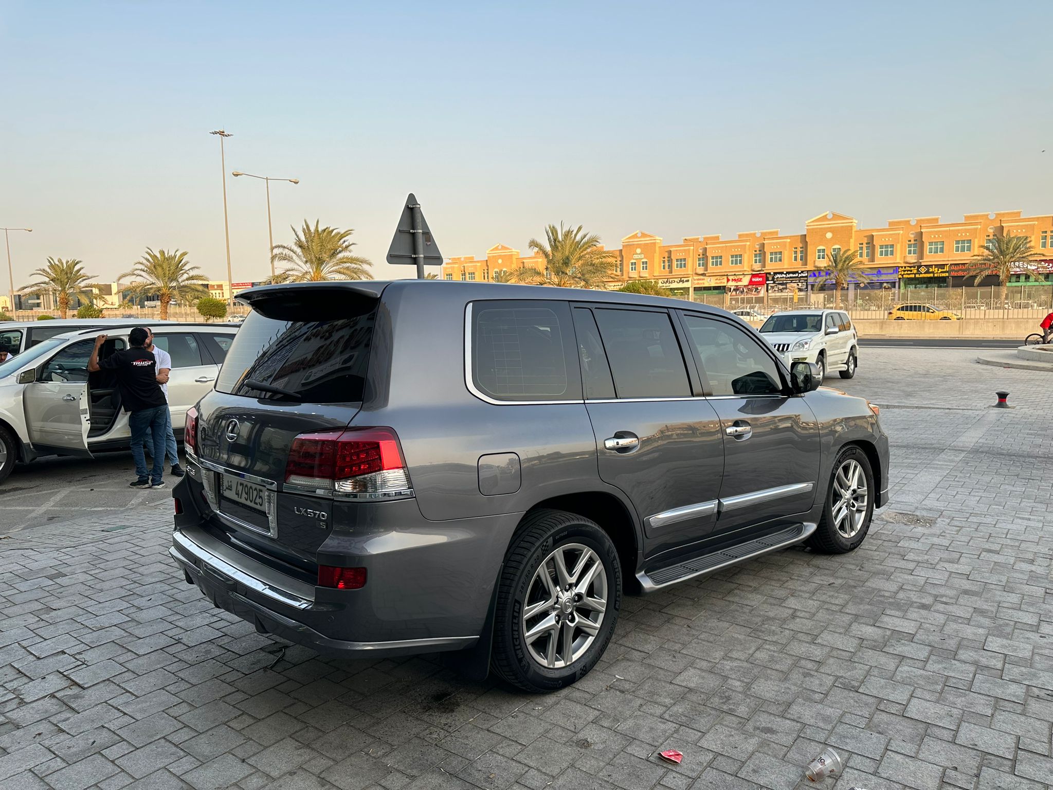 Lexus LX 570 S 2015 - Image 3