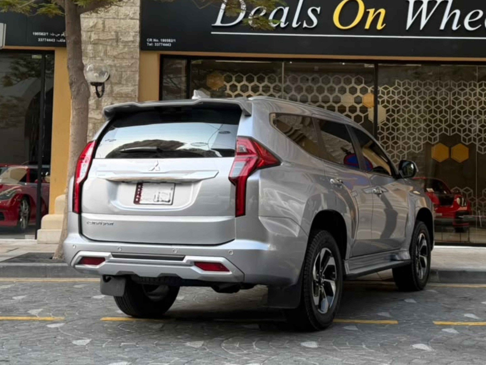 Mitsubishi montero  sport 2024 - Image 4
