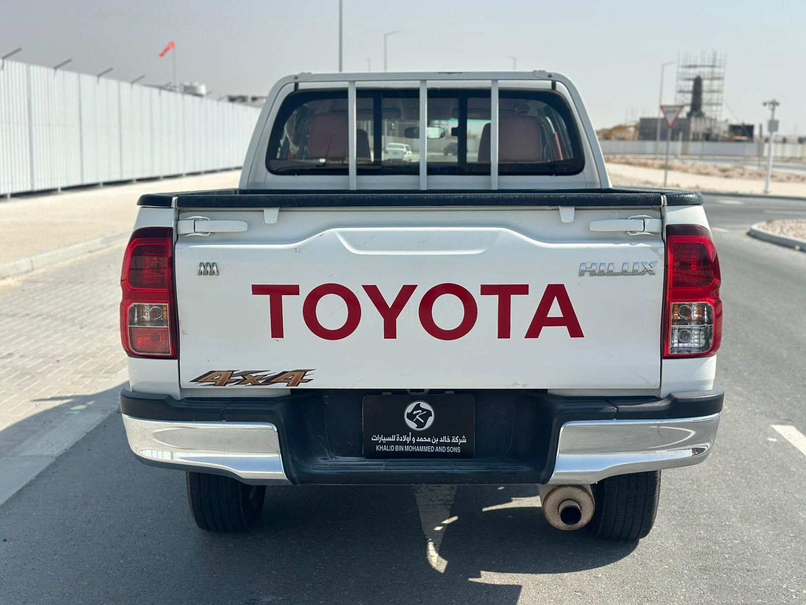 Toyota Hilux 4WD Diesel  2023 - Image 4