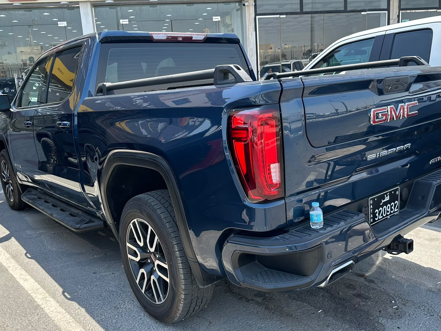 GMC Sierra AT4 2021 - Image 4