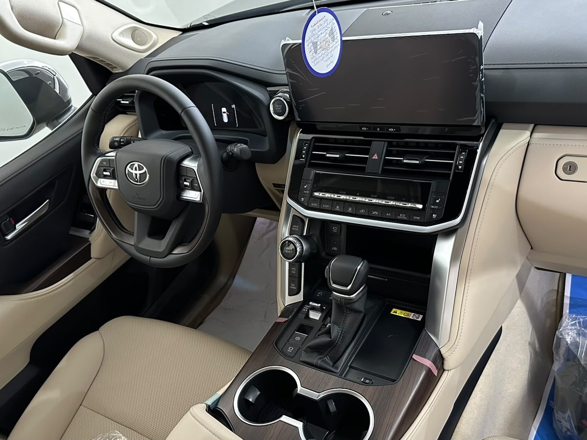 Toyota Land Cruiser VX Twin Turbo 2026 - Image 3