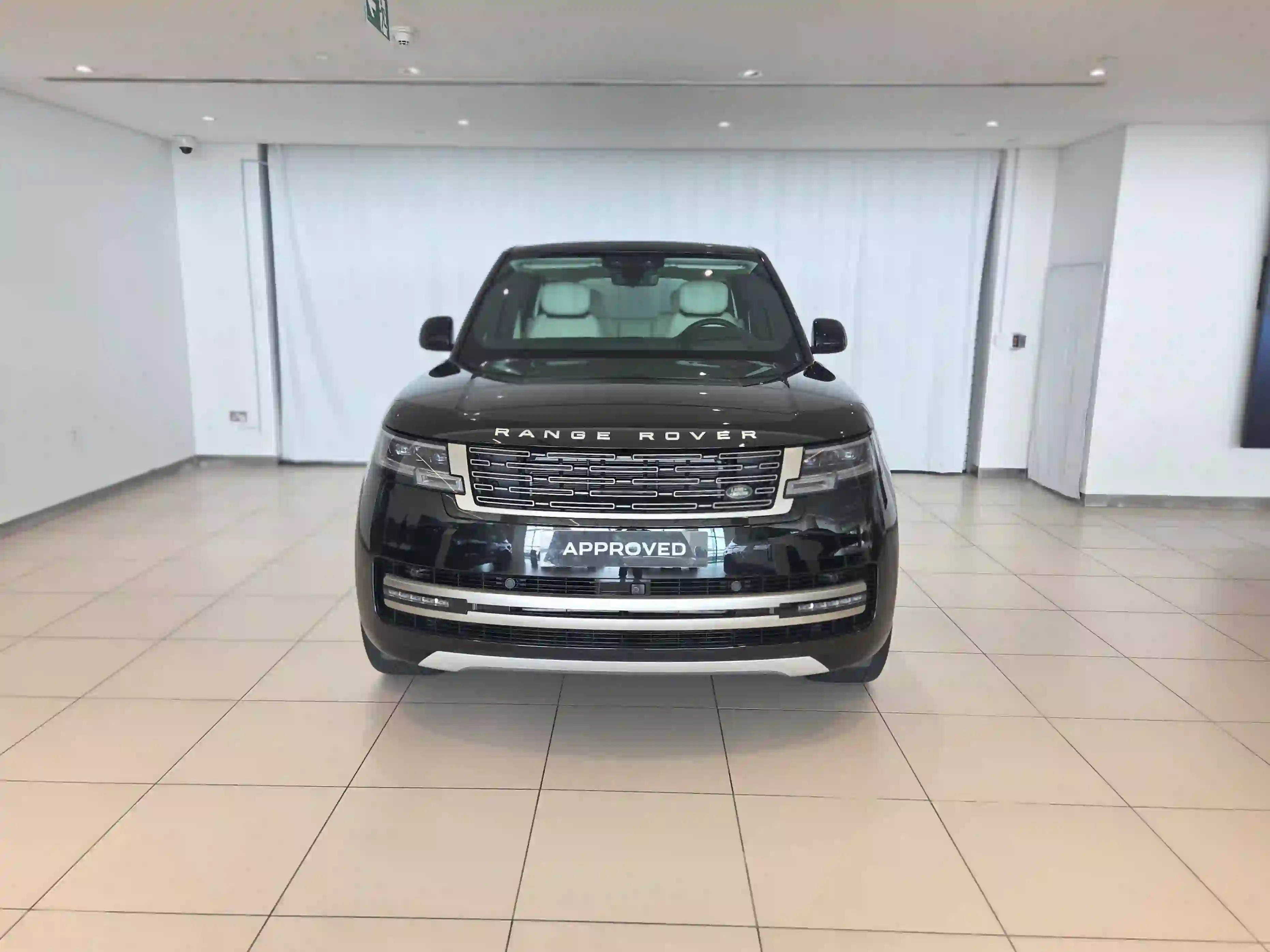 Land Rover Range Rover 4.4 V8 Autobiography 2025 - Image 4