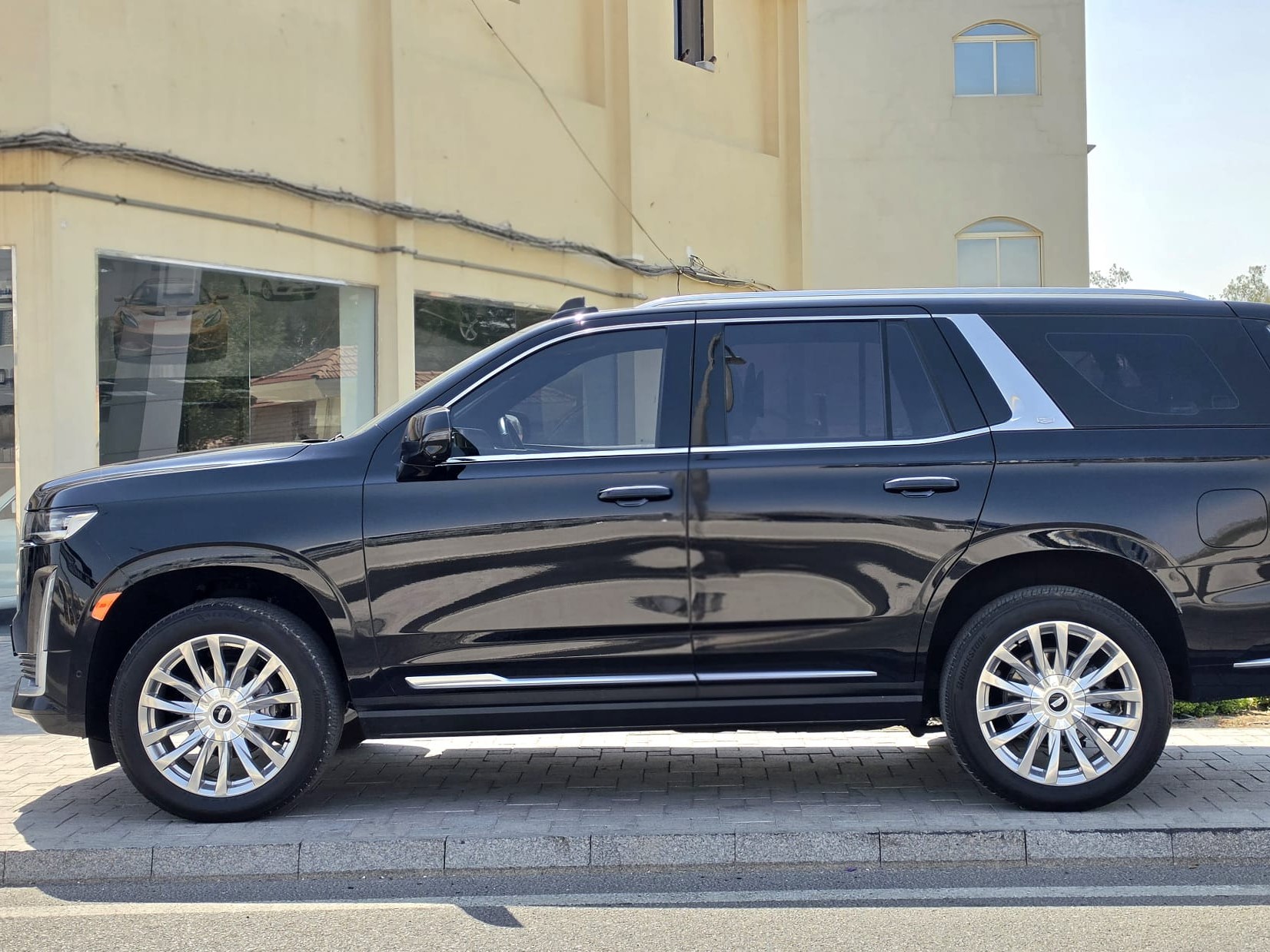 Cadillac Escalade  Esv premium luxury  2024 - Image 3