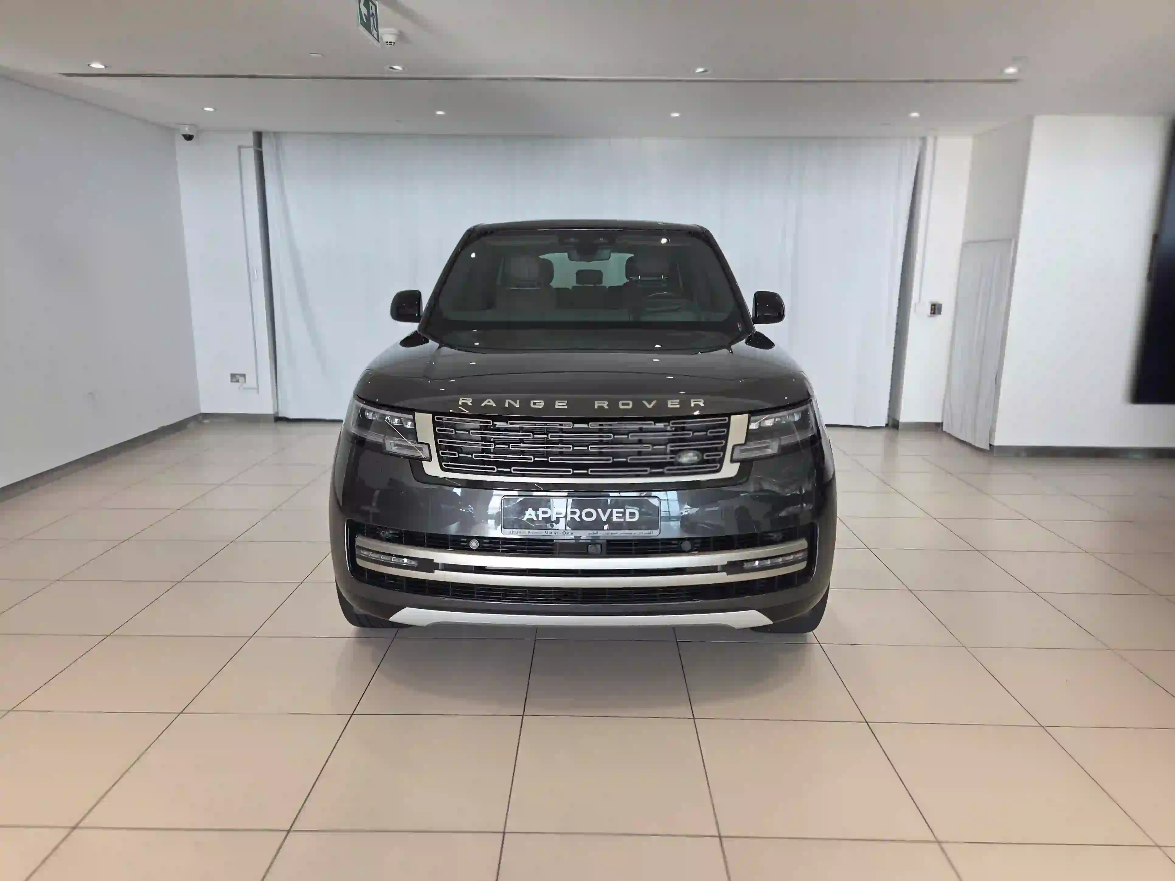 لاند روفر رينج روفر 4.4 V8 HSE 2024 - Image 4