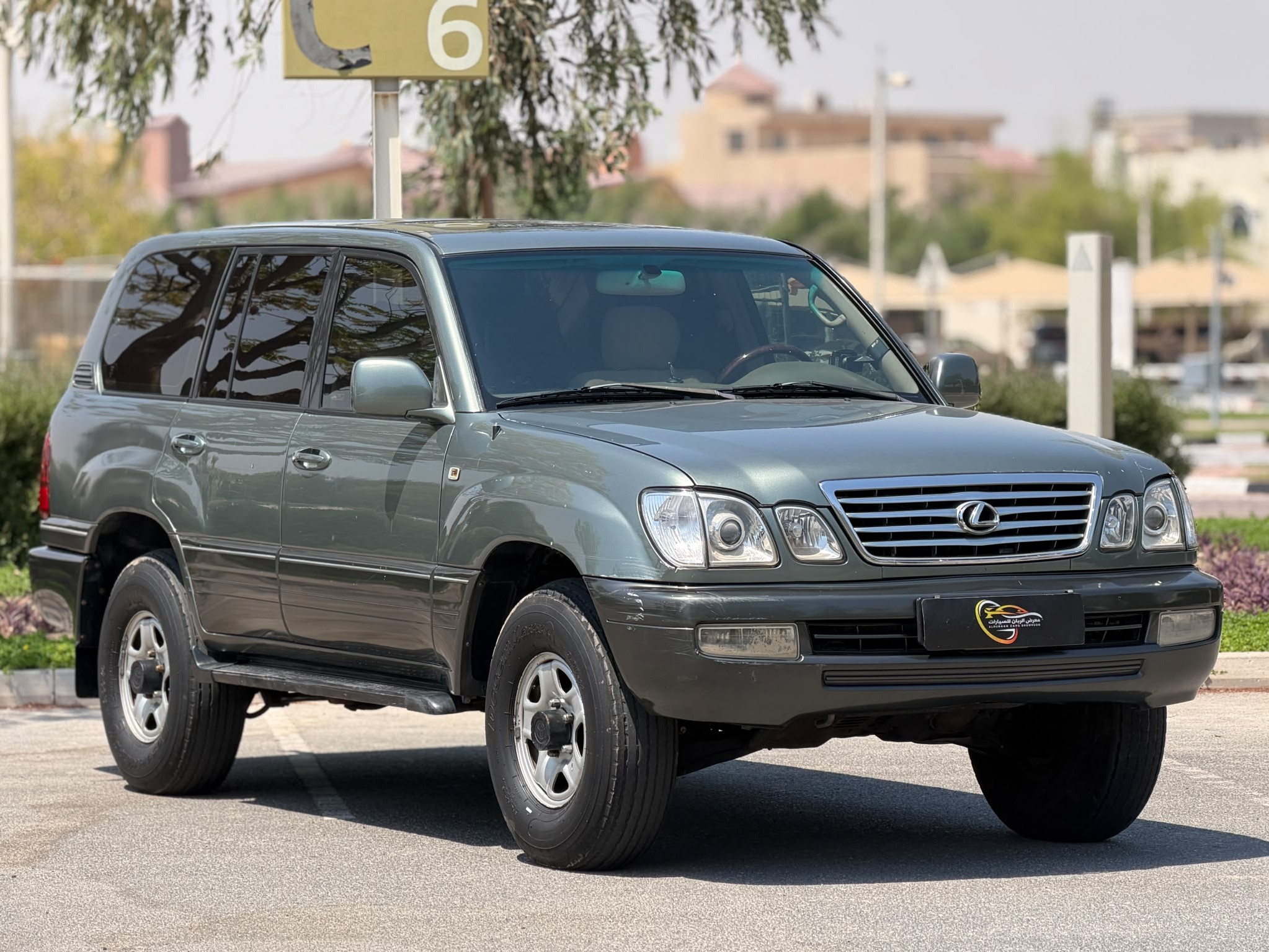 Lexus LX 470 2001 - Image 1