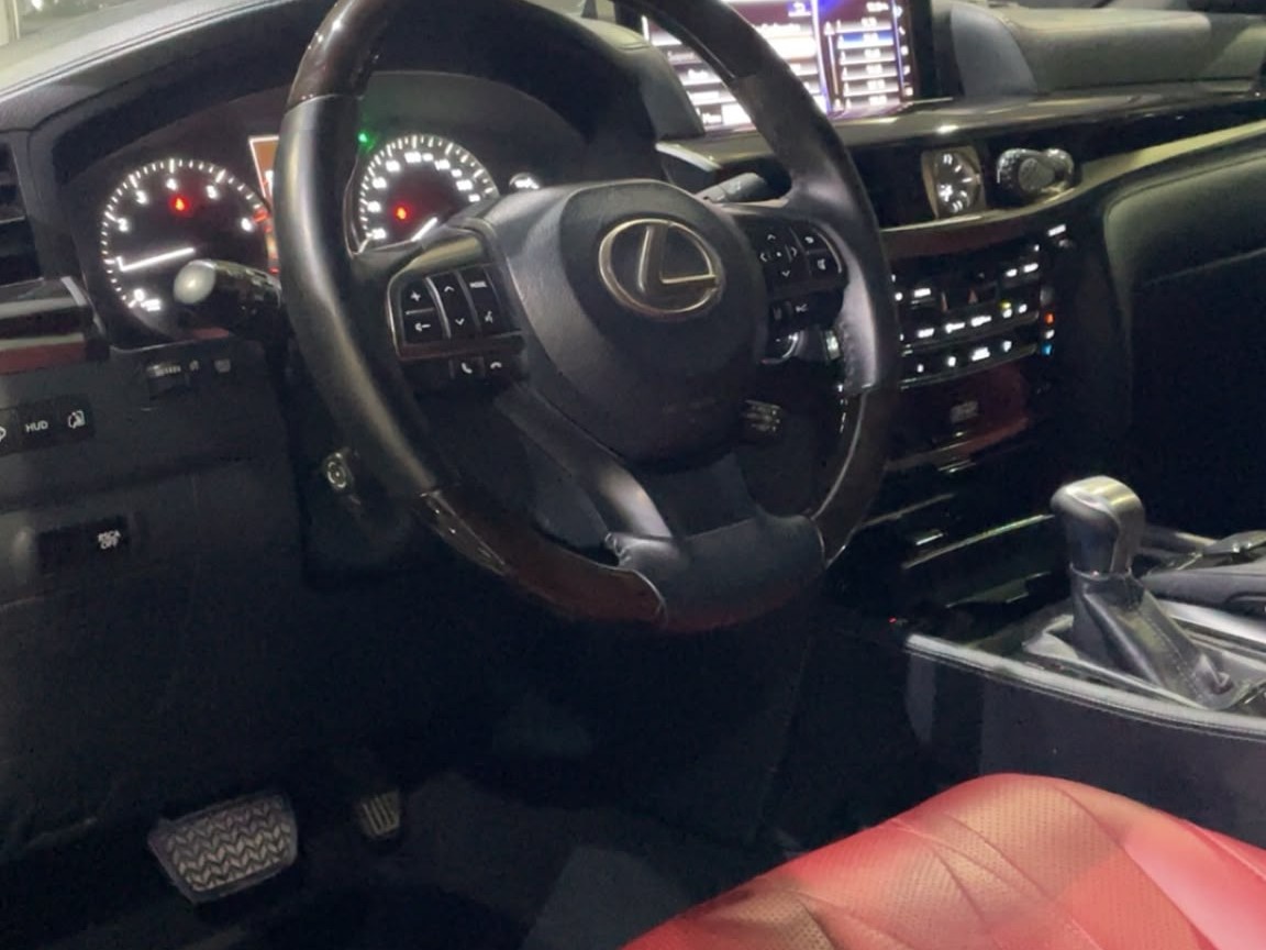 Lexus LX 570 S 2016 - Image 4