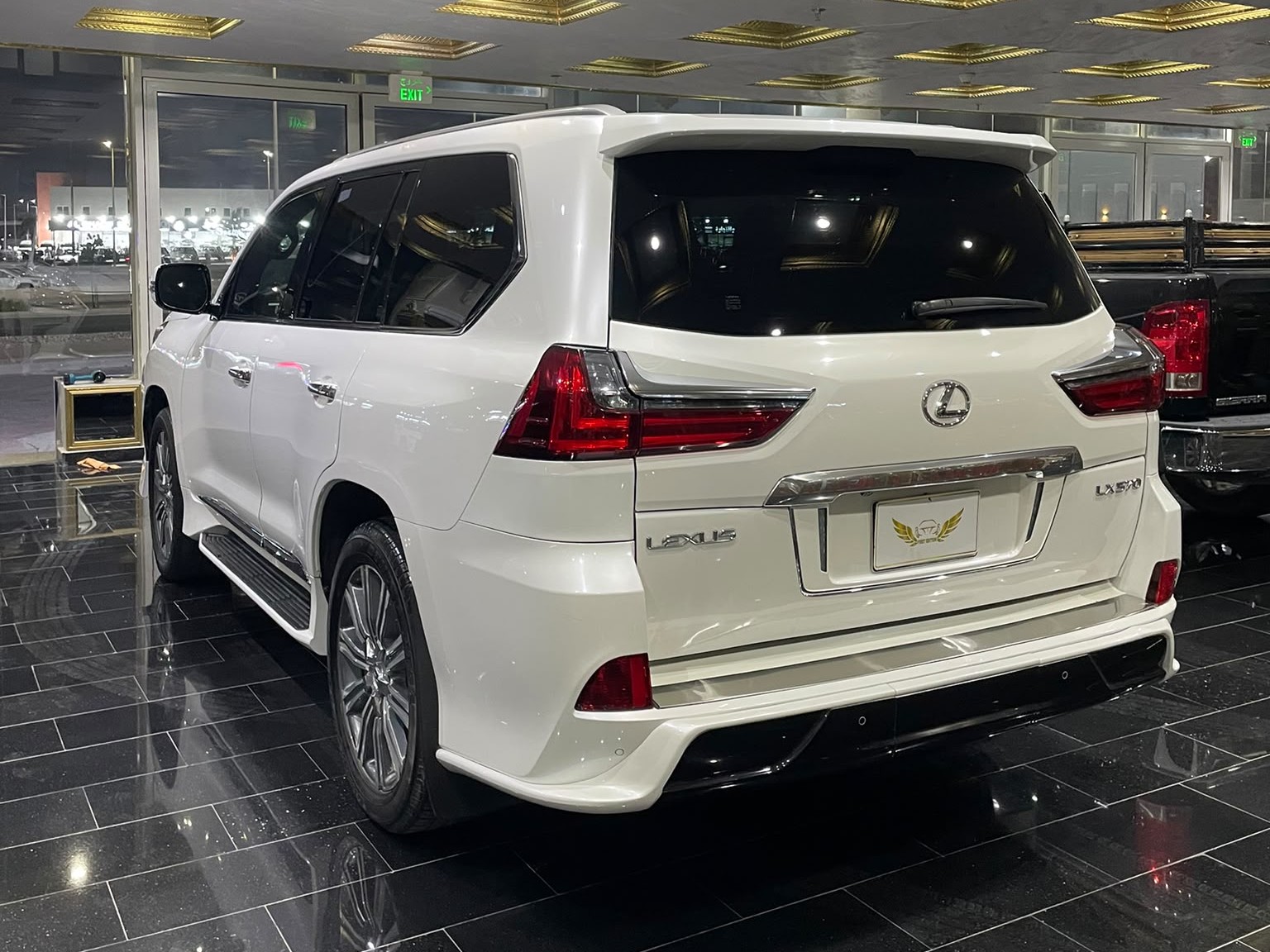Lexus LX 570 S 2016 - Image 3