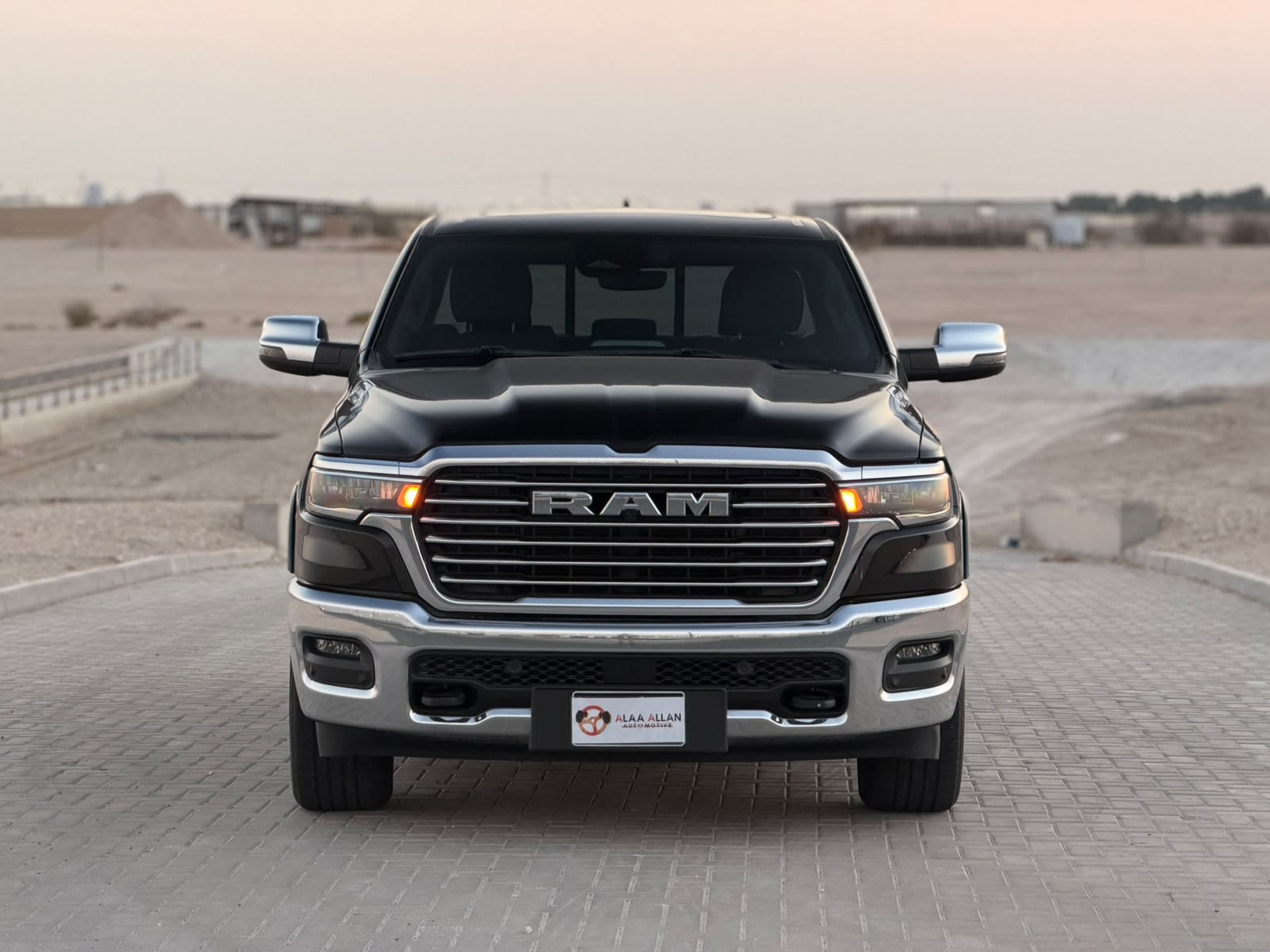 Dodge Ram Laramie 2025 - Image 2