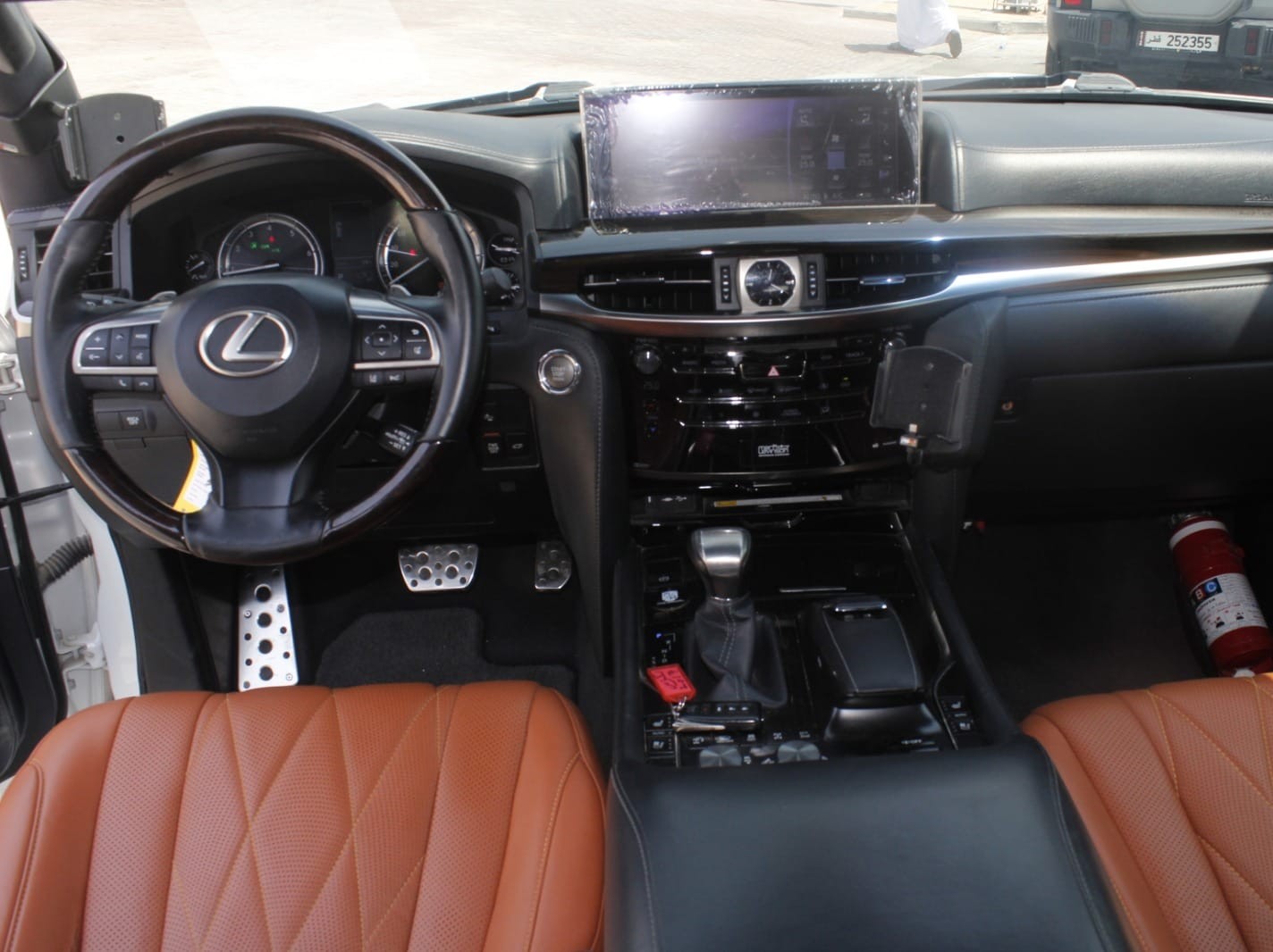 Lexus LX 570 S Black Edition 2017 - Image 2