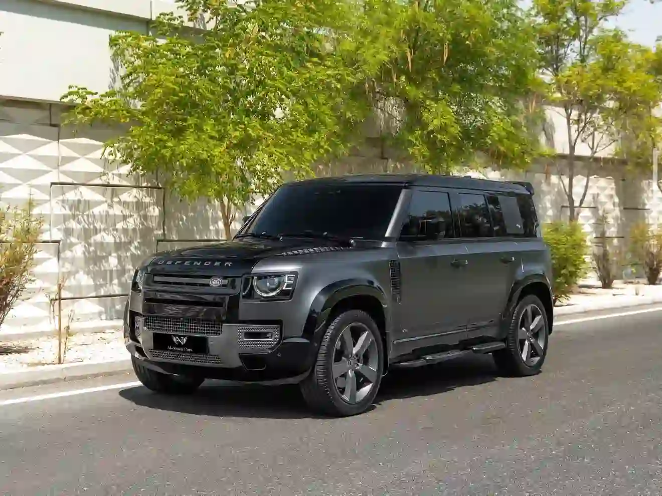 Land Rover Defender 2023