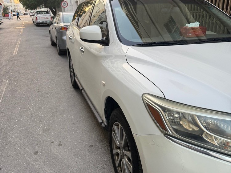 Nissan Pathfinder SV 2013 - Image 2