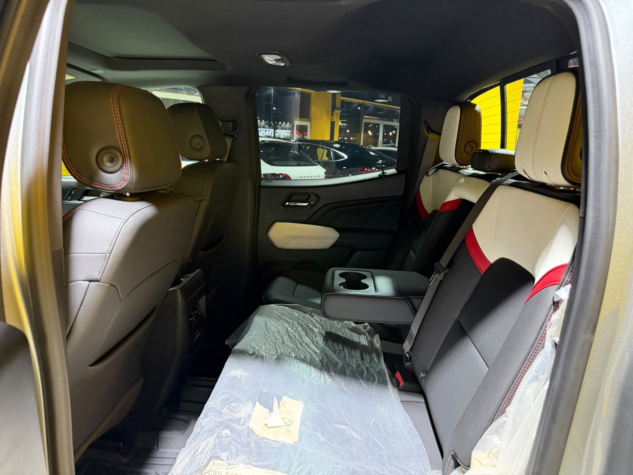 GMC canyon 2024 - Image 4