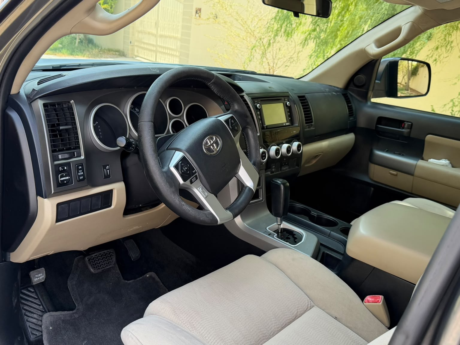Toyota Sequoia SR5 2016 - Image 4
