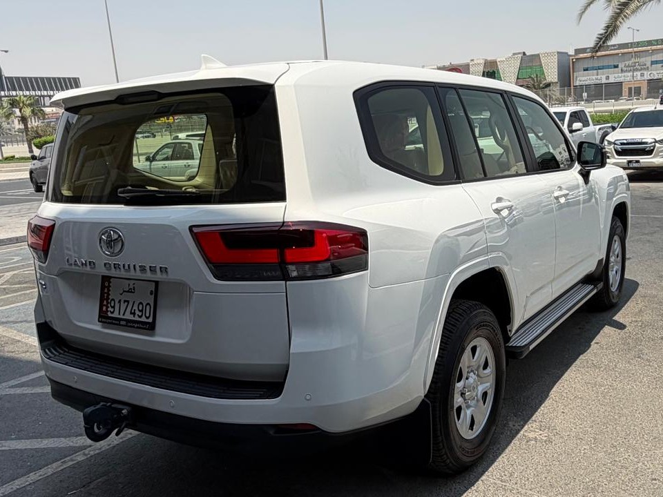 Toyota Land Cruiser GX 2024 - Image 4