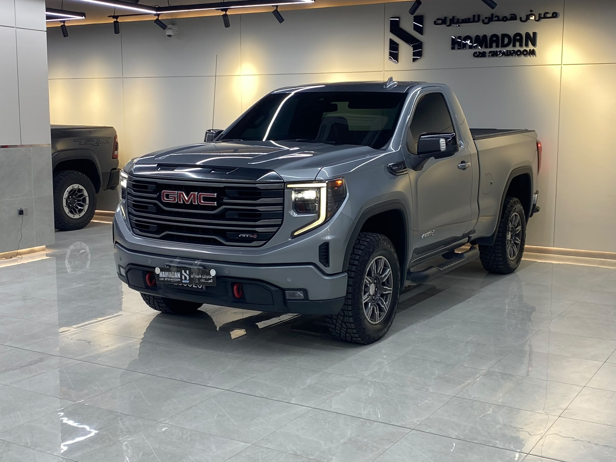 GMC Sierra AT4 2023 - Image 2