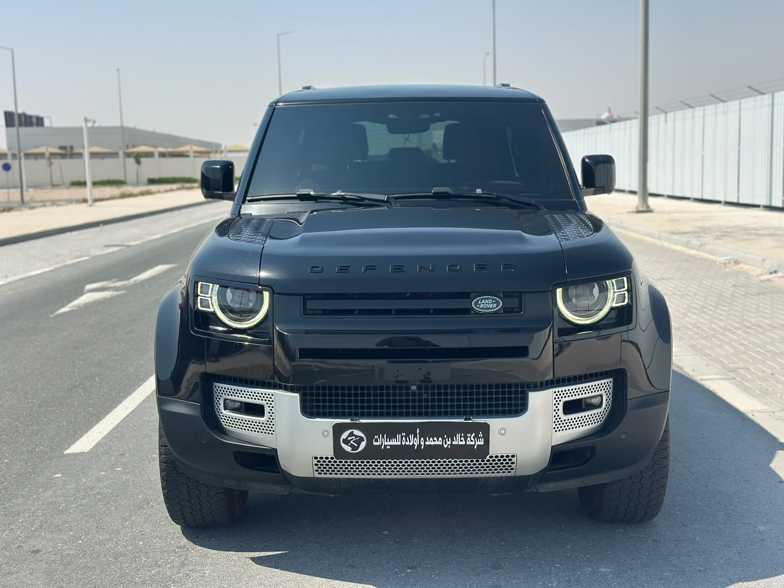 Land Rover Defender 90 HSE 2023 - Image 2