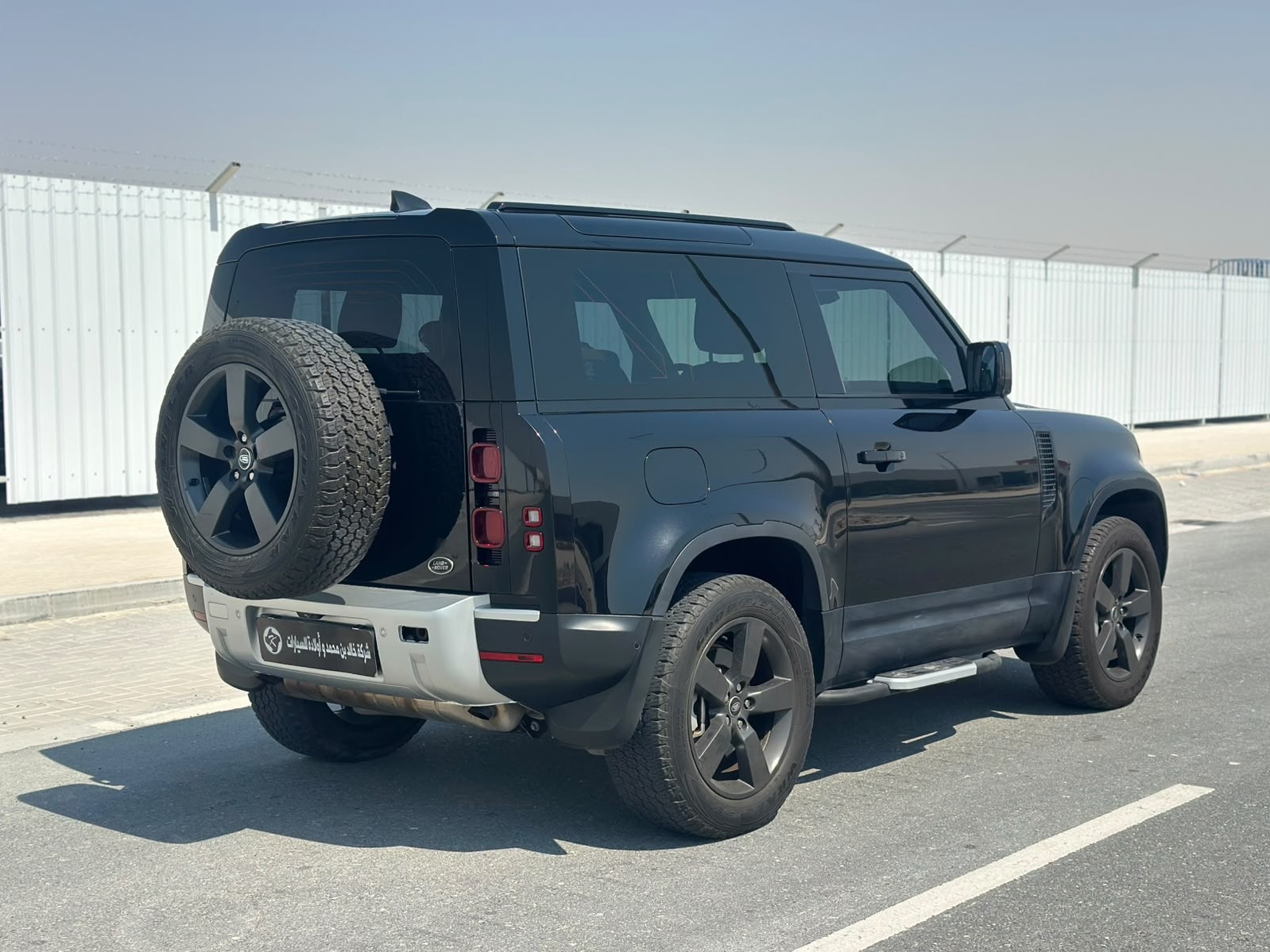 Land Rover Defender 90 HSE 2023 - Image 4