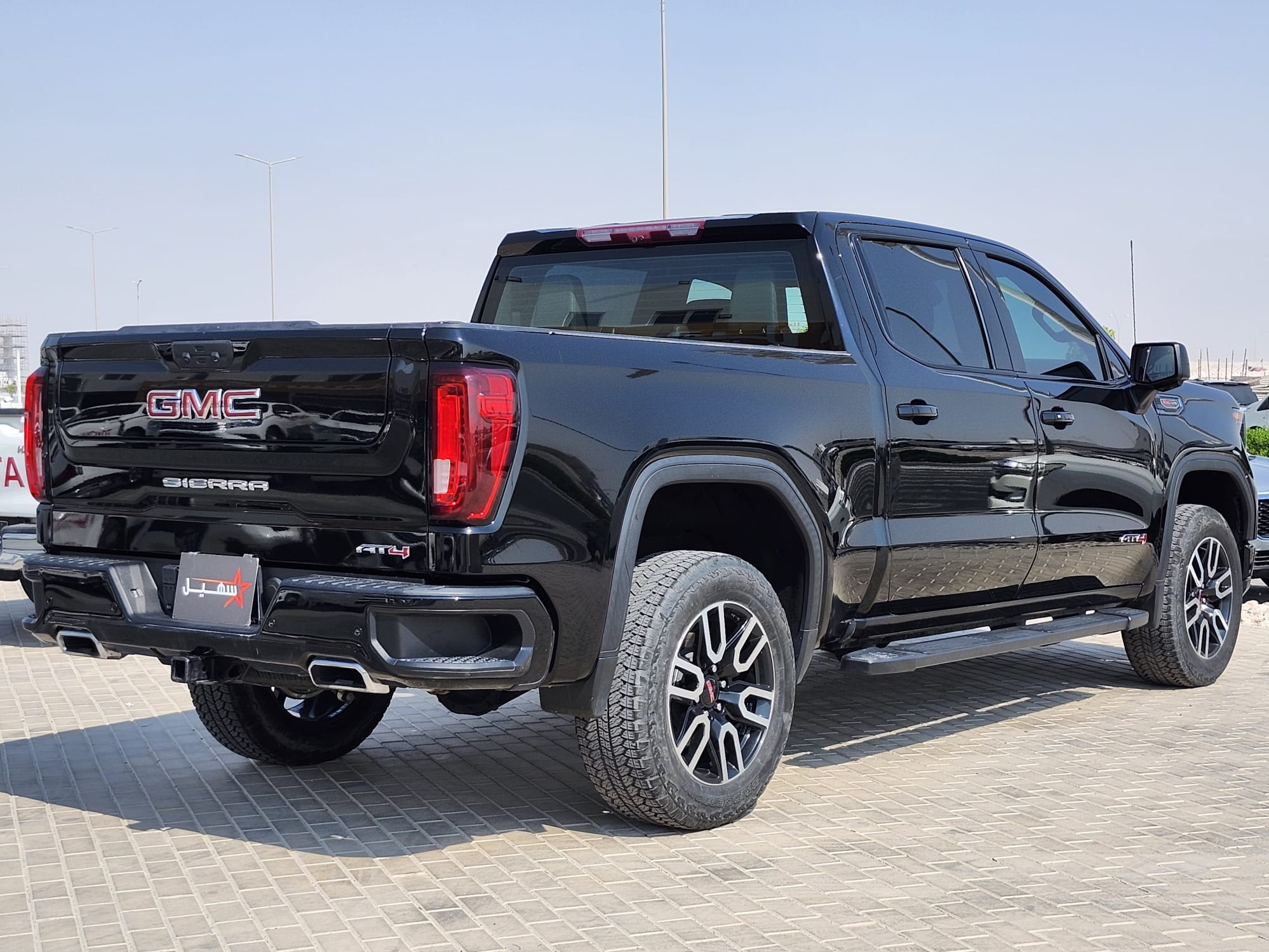 GMC Sierra AT4 2025 - Image 3