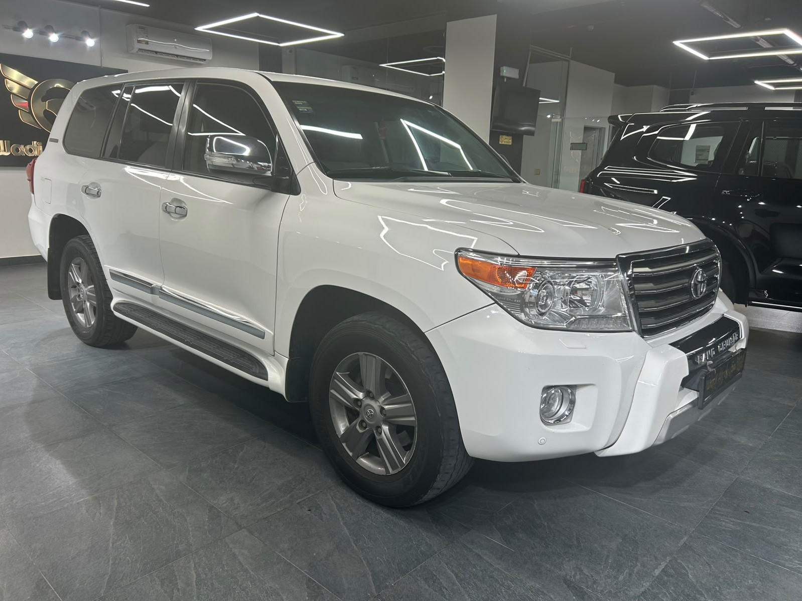 Toyota Land Cruiser GXR v8 2015