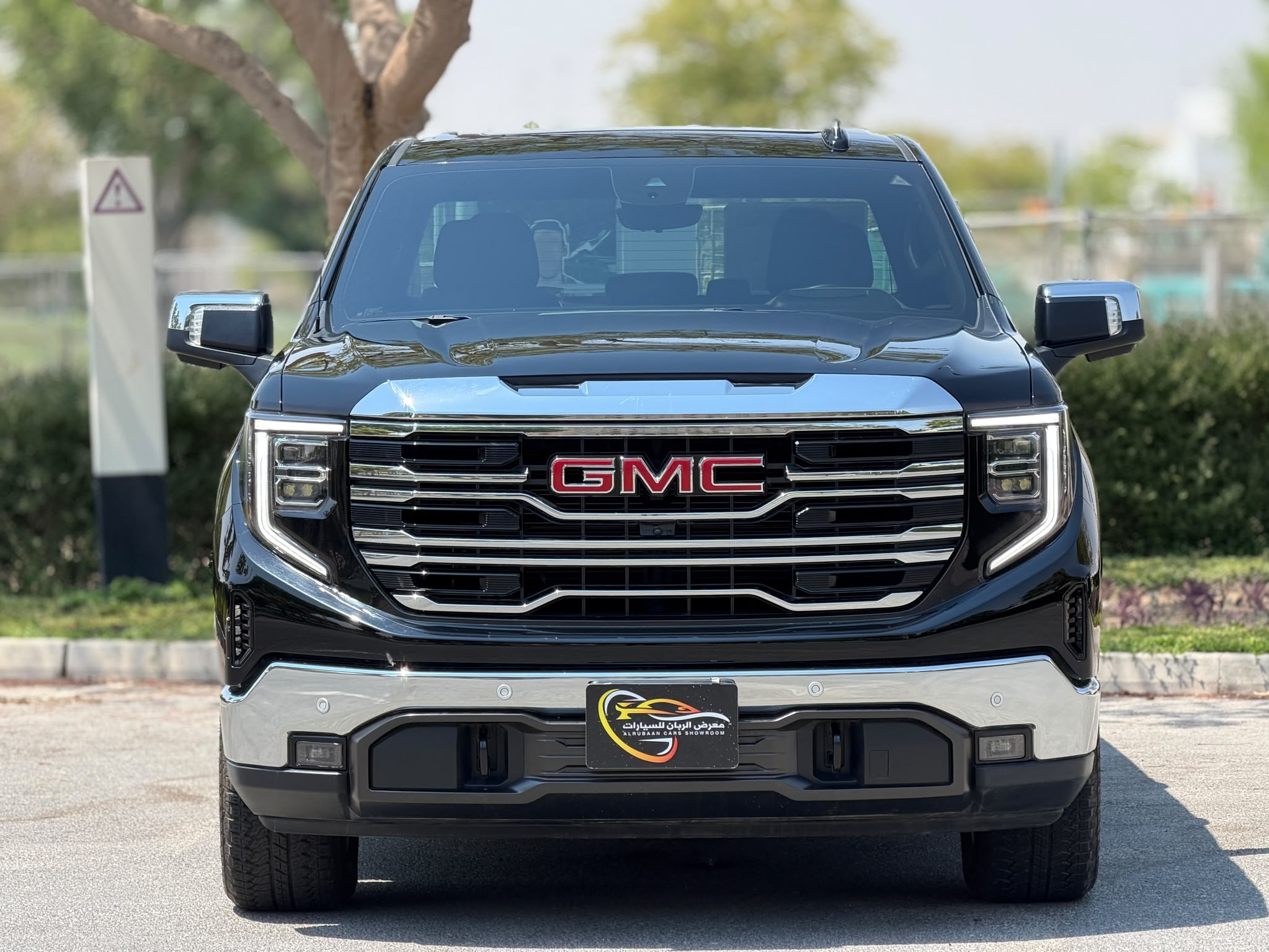 GMC Sierra SLT 2024 - Image 2