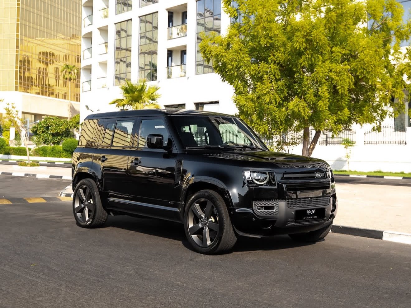 Land Rover Defender 110 2023